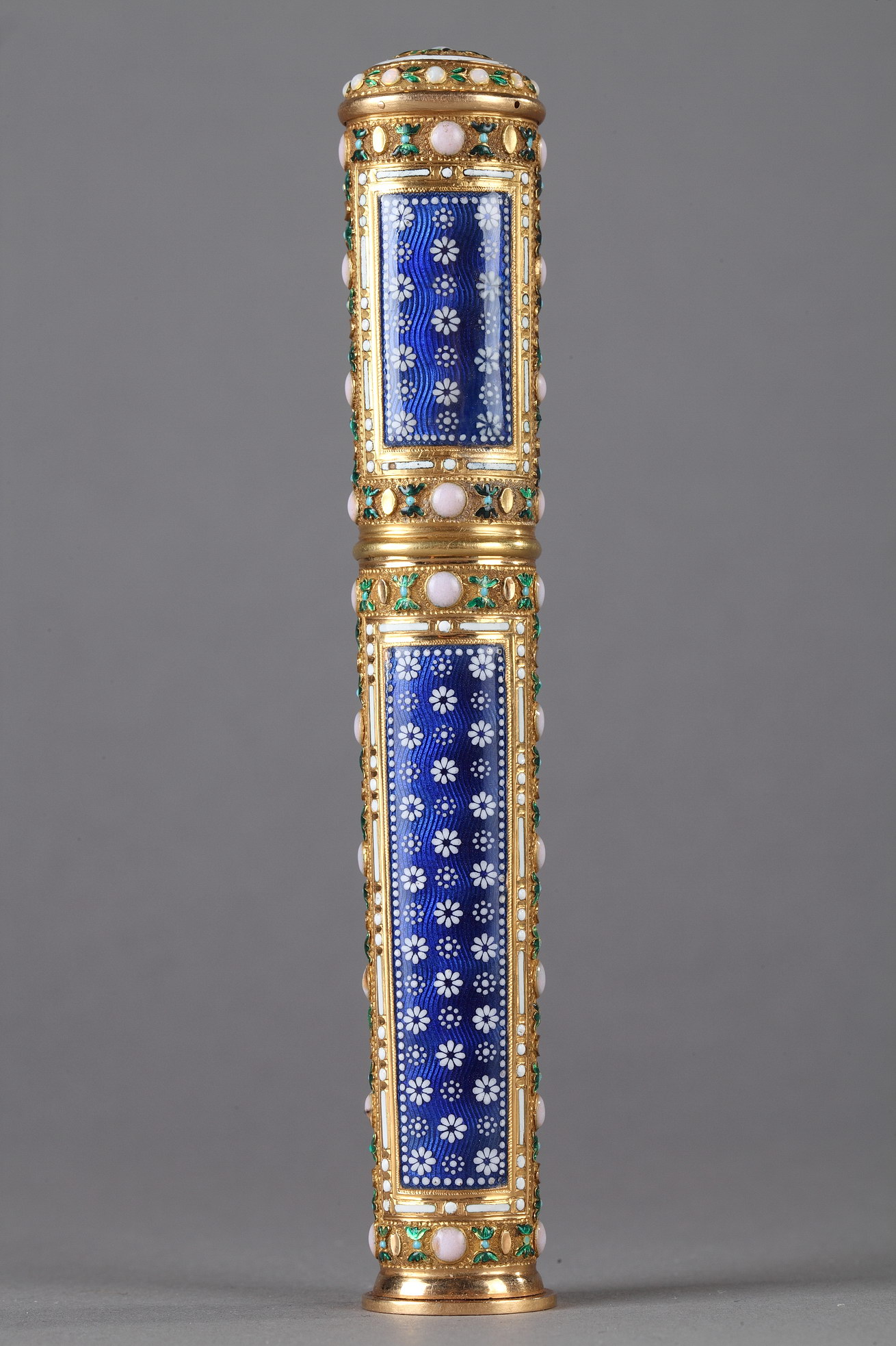 GOLD AND ENAMEL CASE FOR WAX, LOUIS XVI PERIOD